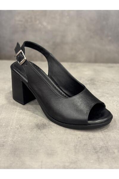 Moda Arena صندل بكعب مصنوع يدويًا من الجلد الطبيعي