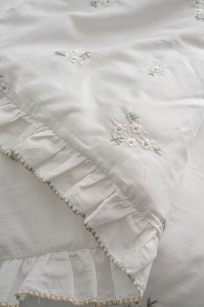 Nazik Home Nadia Daisy Embroidered Cotton Satin Double 6 Piece Duvet Cover Set