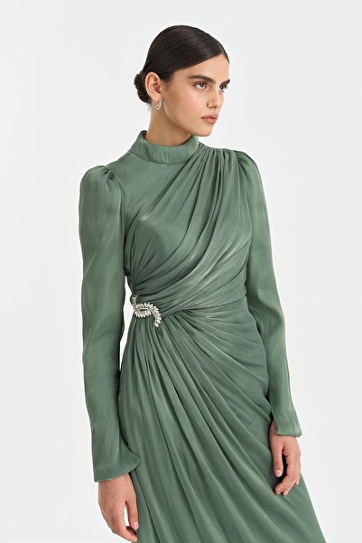 Nihan Taş Aksesuarlı Drapeli Abiye Haki