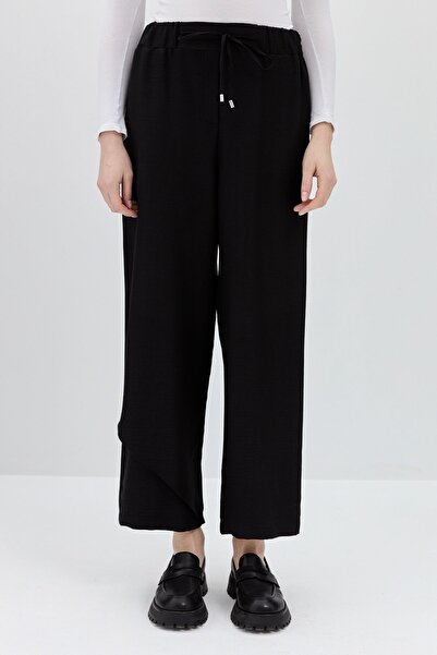 Nihan Parça Detaylı Bol Paça Pantolon Siyah