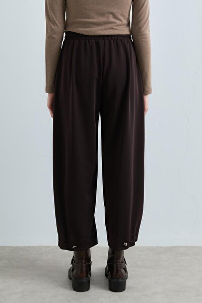 Nihan Paçası Büzgülü Pantolon Kahve