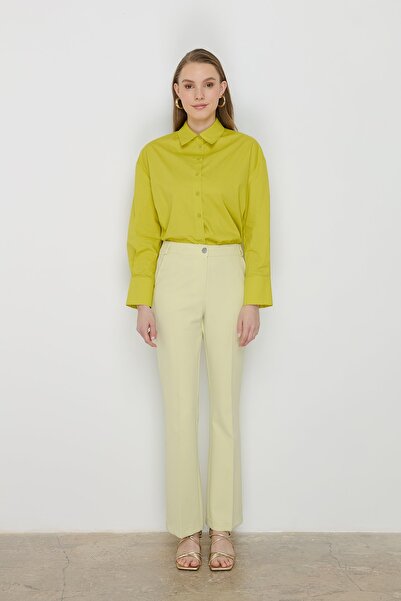 Nihan Ütü İzli İspanyol Paça Pantolon Fıstık Yeşili