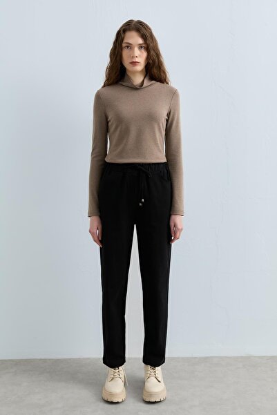 Nihan Beli Bağcıklı Gabardin Havuç Pantolon Siyah