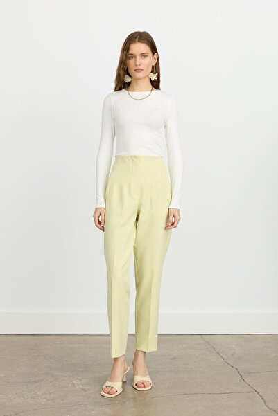 Nihan Beli Pensli Ütü İzli Havuç Pantolon Fıstık Yeşili