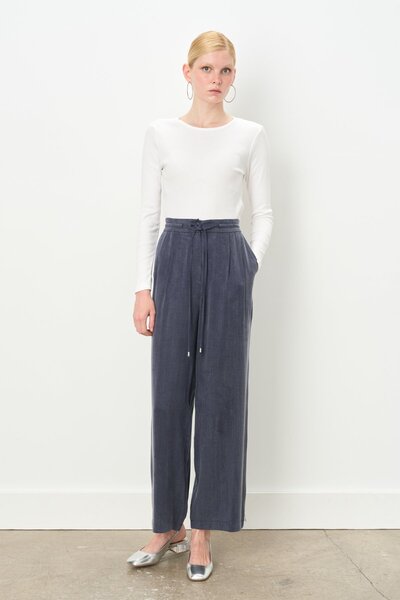 Nihan Premium Pili Detaylı Geniş Paça Cupra Pantolon Lacivert