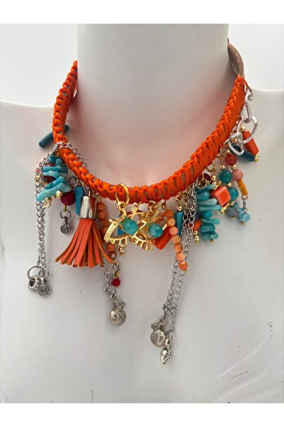 AGG TASARIM قلادة من الجلد مع ماكروميلي وإكسسوارات متعددة