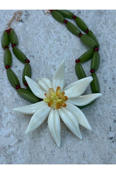 luxyansımalar Zra Big Flower Detailed Green Necklace
