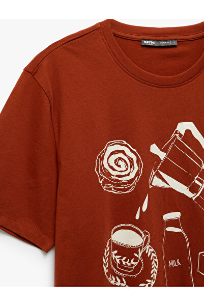 Koton Bisiklet Yaka Pamuklu Regular Fit Kısa Kollu Baskılı Tişört