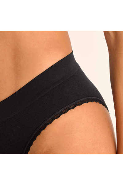 FAV Seamless Brief With Lace Leg