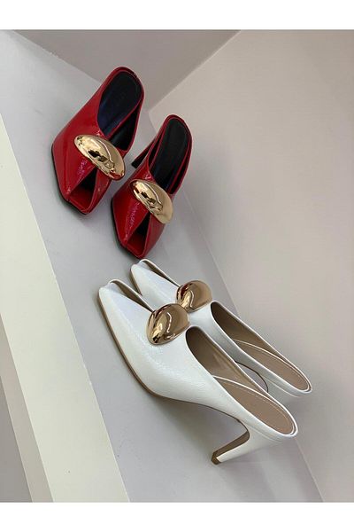 carweza Zari White Patent Leather Gold Accessory Slippers