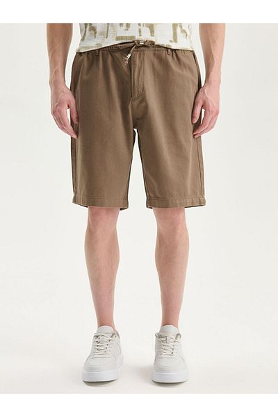 LC Waikiki Green Standard Fit Men's Shorts with Tie Waist Detail