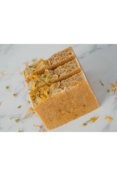 BeOne Cosmetics Honey Meadow - moisturizing handmade soap with organic honey and chamomile infusion