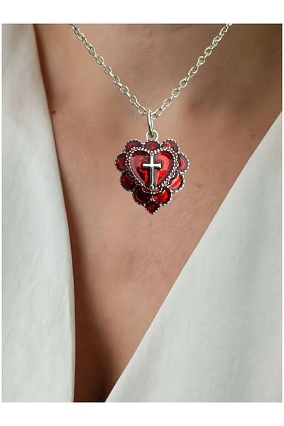 Herşey Nota Gothic Cross Red Heart Unisex Necklace – the Place Where Passion Meets the Cross