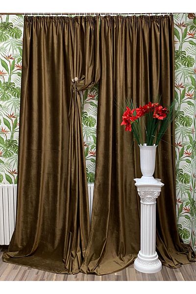Liz Line Set of two velvet curtains, with drapery, various sizes and colors, from the "Velvet" range by Liz Line