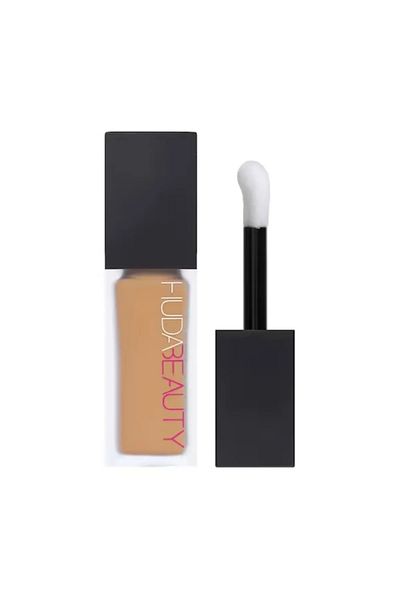 Huda Beauty Huda Beauty Matte & Radiant Liquid Concealer - Toasted Almond 5.3