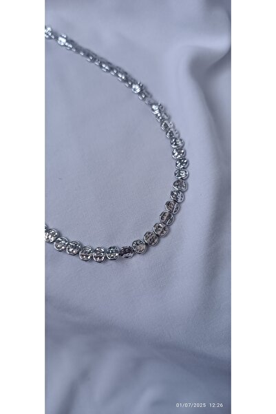 ARİ TAKI Oval Cutout Necklace