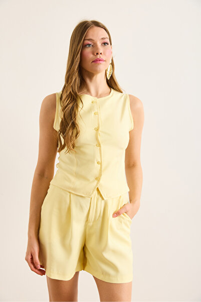 Olalook Women's Yellow Buttoned Woven Slim Fit Blouse Blz-19003050