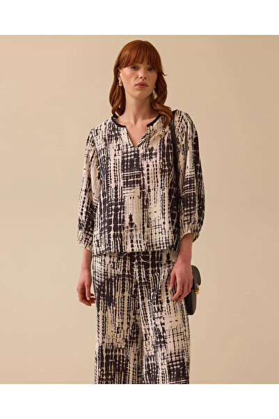 SEÇİL V-Neck Patterned Blouse
