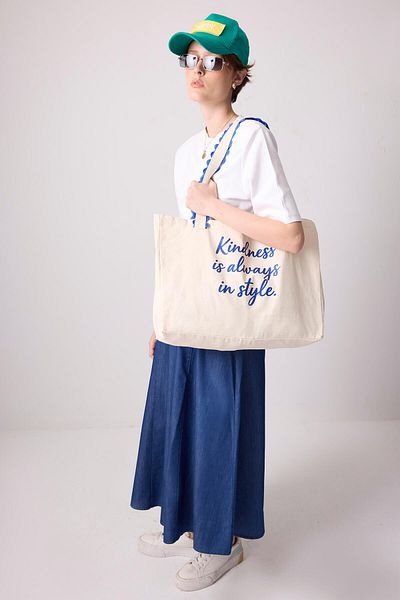 Touché Privé Contrast Embroidered Canvas Bag