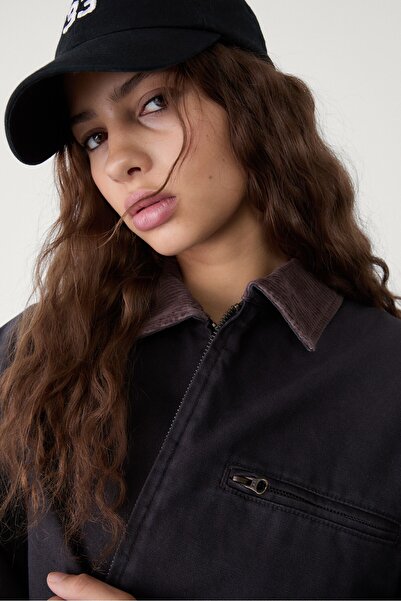 Stradivarius Jacket with pockets and a contrast collar