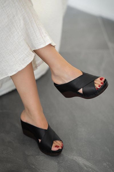 Parponi Ferny Women's Wedge Heeled Genuine Leather Slippers Black