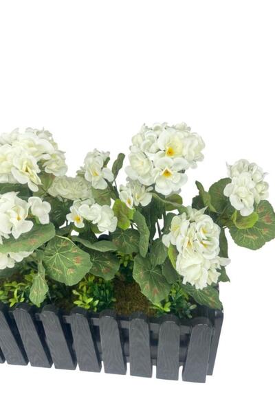 Nettenevime زهرة صناعية بيضاء ساردونيا سياج أسود في وعاء مع شرشف معلق على شكل زهرة شرفة