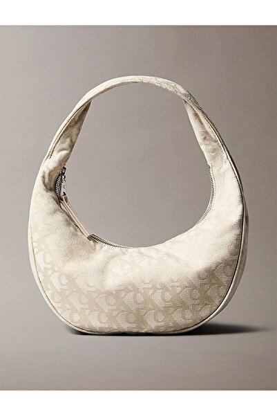 Calvin Klein Kadın CKJ Monogram Pinched Omuz Çantası