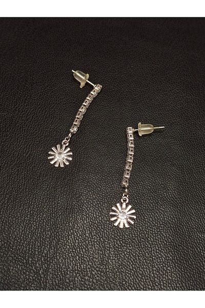 Han Ticarethane Silver Color Stone Waterway Daisy Model Earrings