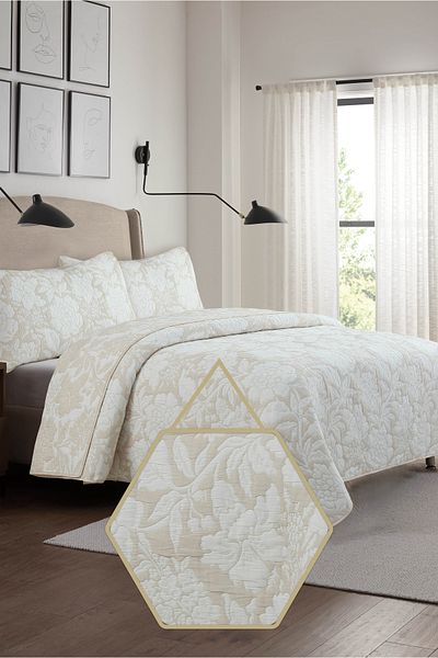Bee Home Bed and Bath Tjx Matelasse | 3 Pieces King Quilt Set - 260 X 236 Cm