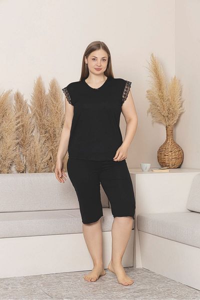 Temporium Women's Plus Size Short Sleeve Capri Bamboo Pajama Set