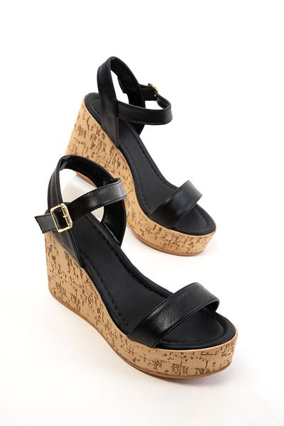 SOHO Schwarze Damenschuhe mit Keilabsatz 20738