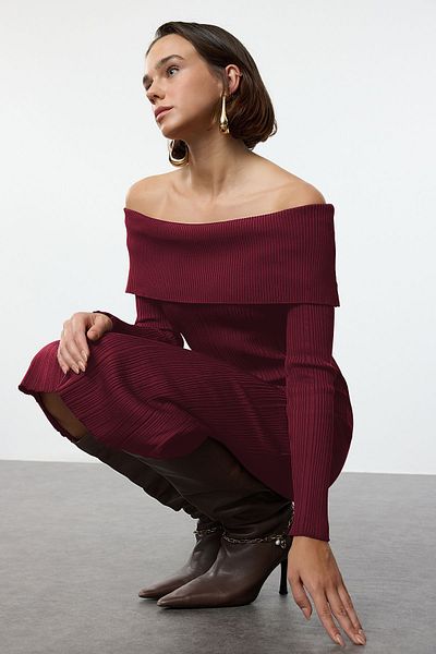 Trendyol Collection Rochie de tricotaj cu guler Carmen, roșu Claret, drept Midi Midi Basic TWOAW25EL00033