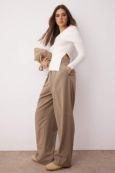 Trendyol Collection Ecru Premium Yarn/Special Yarn Carmen Collar Knitwear Sweater Twoaw26Kz00064