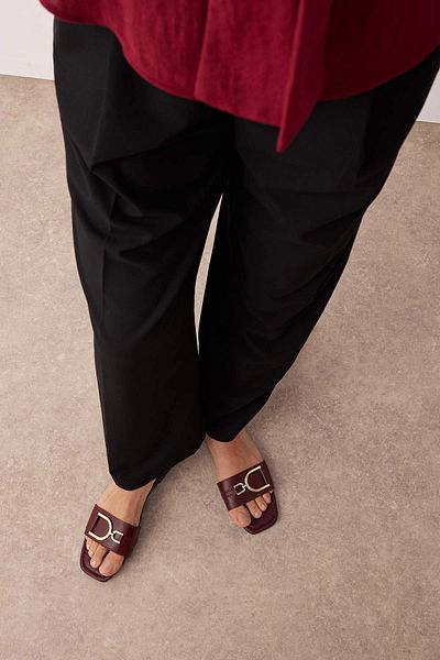 TRENDYOL SHOES Burgundy Metal Accessory Detailed Women's Slippers Takss25Te00015