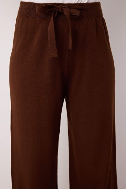 Trendyol Collection Brown Wide Fit Feather Thread Knitwear Bottom-Top Set Twoaw24Au00099