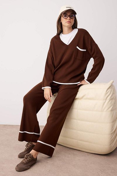 Trendyol Collection Brown Wide Fit Feather Thread Knitwear Bottom-Top Set Twoaw24Au00099