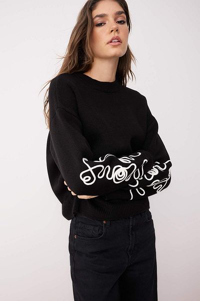 Trendyol Collection Black Oversize/Wide Fit Sleeve Embroidered Knitwear Sweater Twoaw26Kz00037