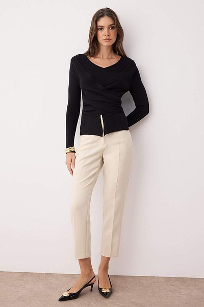 Trendyol Collection Negru Premium Yarn/Fineță specială Topuri ajustate/Body Fit Topuri Tricoturi Pulover TWOAW26KZ00061