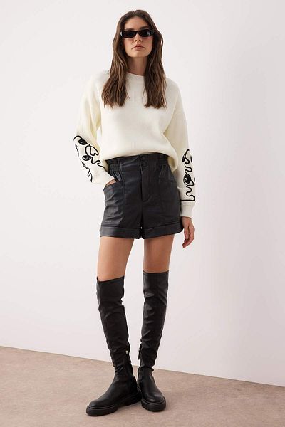 Trendyol Collection Ecru Oversize/Wide Fit Sleeve Embroidered Knitwear Sweater Twoaw26Kz00037