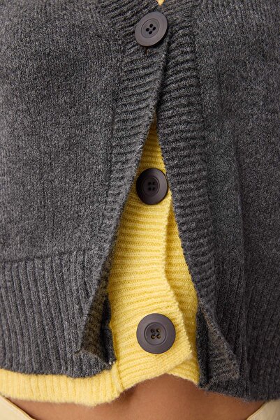 Trendyol Collection Gray Crop Color Block V-Neck Soft Textured Knitwear Cardigan Twoaw26Hi00069