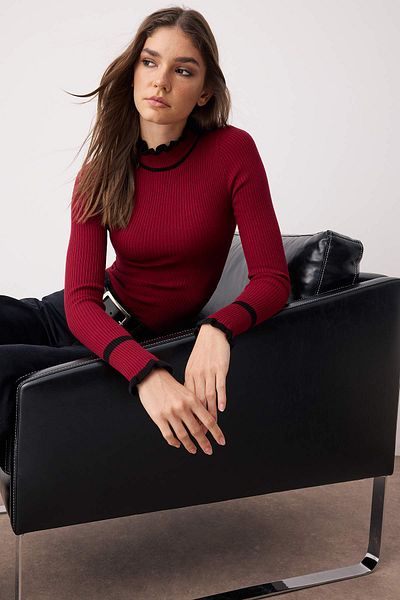 Trendyol Collection Pulover din tricotaj cu blocuri de culoare burgundă TWOAW22KZ1250
