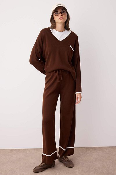 Trendyol Collection Brown Wide Fit Feather Thread Knitwear Bottom-Top Set Twoaw24Au00099