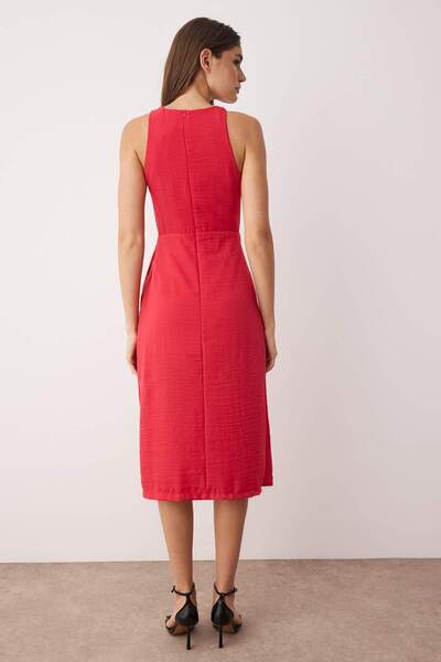 Trendyol Collection Piros, egyenes fűzős részletes Midi szőtt ruha TWOSS25EL00777