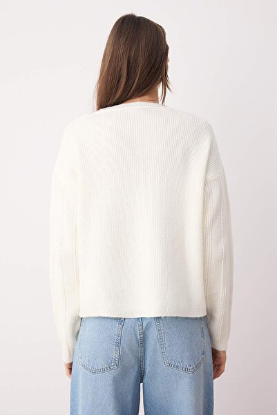 Trendyol Collection Ecru Soft Textured Sleeve Embroidery Detailed Knitwear Cardigan Twoaw26Hi00120