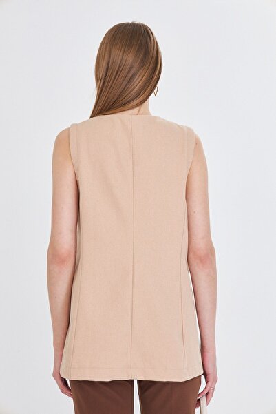 armonika Жіночий бежевий жилет з V-подібним вирізом та одним ґудзиком Oversize ARM-25Y001036