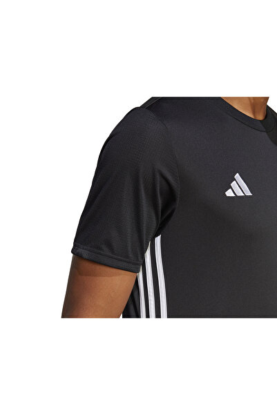 adidas Günlük Kullanıma ve Spora Uygun Antrenman T-shirt & Şort Takım
