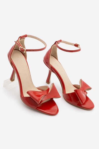 Marjin Damen-Sandalen mit Schleife und detailliertem Knöchelriemen und Absatz aus rotem Lackleder von Orlis