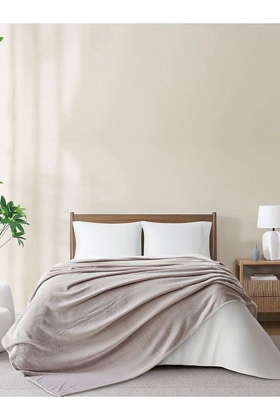 Donetella King Size Fleece Blanket 210x240 cm, Soft & Cozy, 350 GSM, Ideal for Bed & Sofa