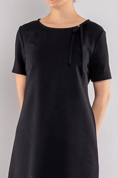 AYHAN 61898 Bisiklet Yaka Taşlı Fiyonk Detay Mini Örme Elbise