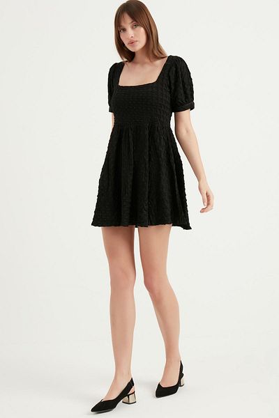 Chiquelle Mini rochie neagră cu mânecă scurtă 5058